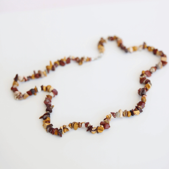 Lucky - halskæde Mookaite natursten - 70cm fra LÉ MOSCH, dekorativ halskæde i fine natursten, Lucky - halskæde Mookaite natursten - 70cm fra LÉ MOSCH, dekorativ halskæde i fine natursten,