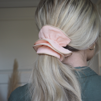 peach jessie scrunchie le mosch peach jessie scrunchie le mosch