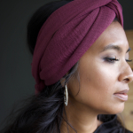 sully tørklæde i blomme fra le mosch