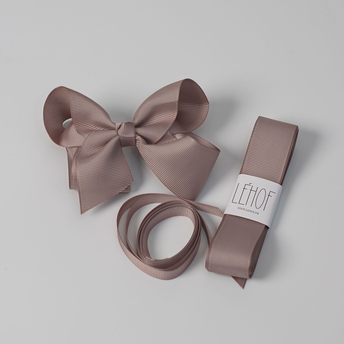 nougat farvet eller beige farvet dåbsbånd til dåbskjole fra lehof