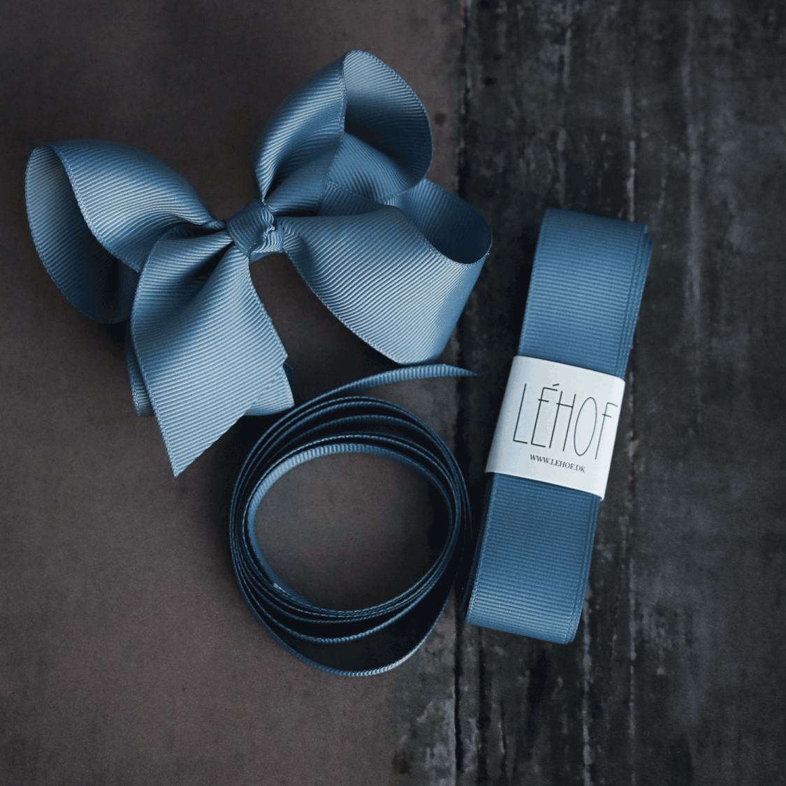 Blå bånd til dåbskjole