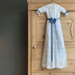 bånd til dåbskjole i lys blå fra lehof