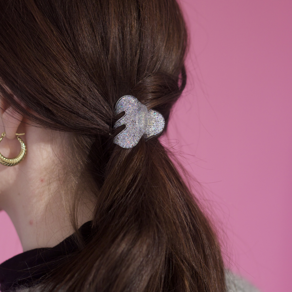 Melanie Hårklemme i glimmer Hvid fra LÉ MOSCH,