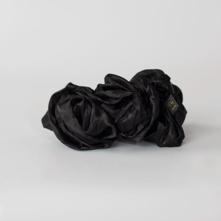 Faye MEGA Scrunchie i Sort leo fra le mosch