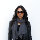 Kelly Tørklæde i Grå fra le mosch