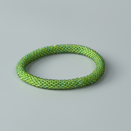 nepal perle roll on perle armbånd i grøn fra le mosch