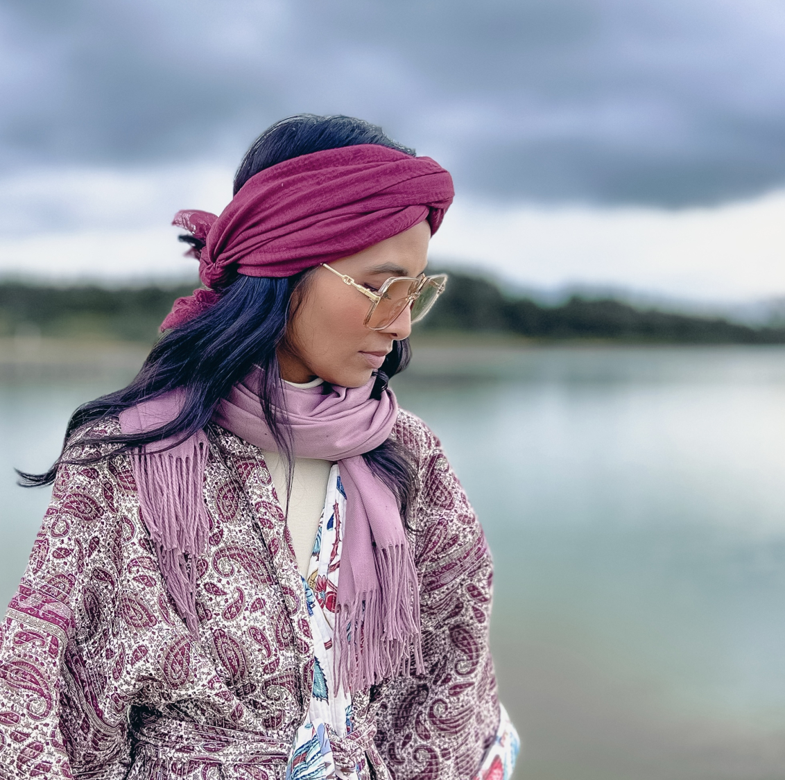 sully tørklæde i blomme fra le mosch