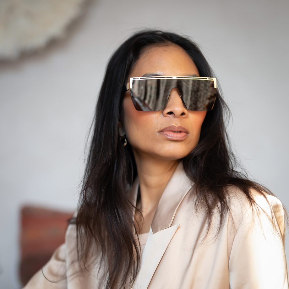 Arrowhead klarhed Start Super cool Leia solbriller i Sort Guldlook - LÉ MOSCH