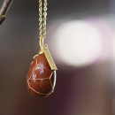 Krystal æg i Rød Jaspis 3x2 cm fra le mosch Krystal æg i Rød Jaspis 3x2 cm fra le mosch