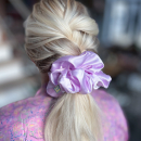 Silk MEGA Scrunchie i Lilac fra le mosch