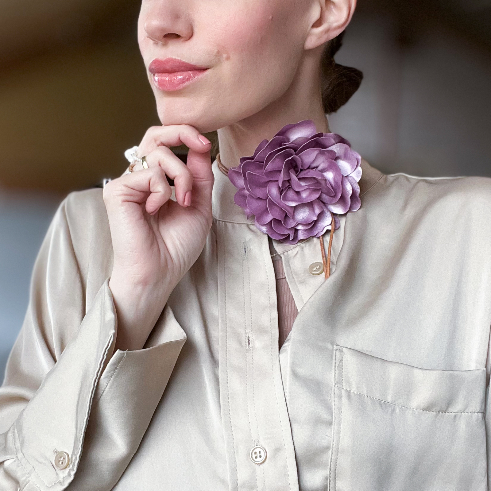Satin Blomster broche klemme I Lavendel fra le mosch
