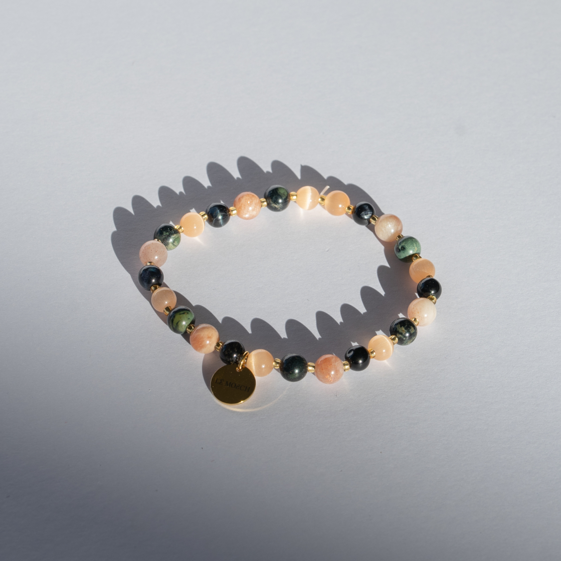 Uriel armbånd i Mørke og Lyse Natursten fra le mosch