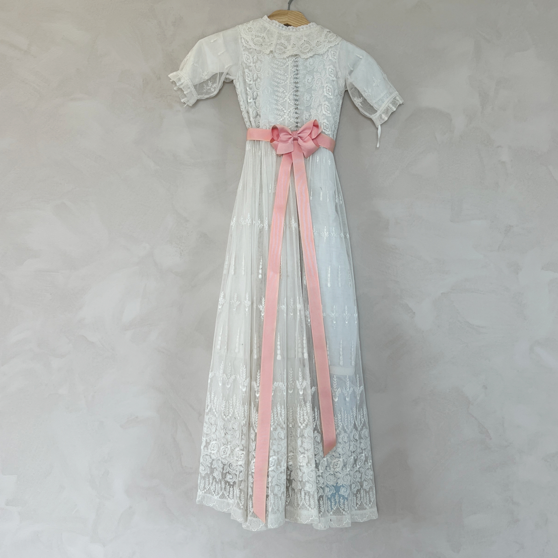 dåbsbånd til dåbskjole i Mørk Pudder fra LEHOF og lemosch