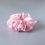 Silk MEGA Scrunchie i Rosa fra le mosch