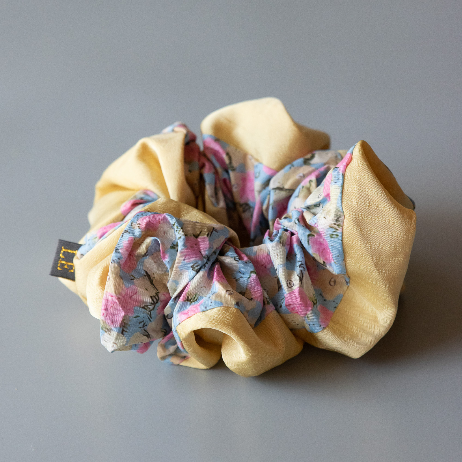 Sally MEGA Scrunchie i Gul fra le mosch