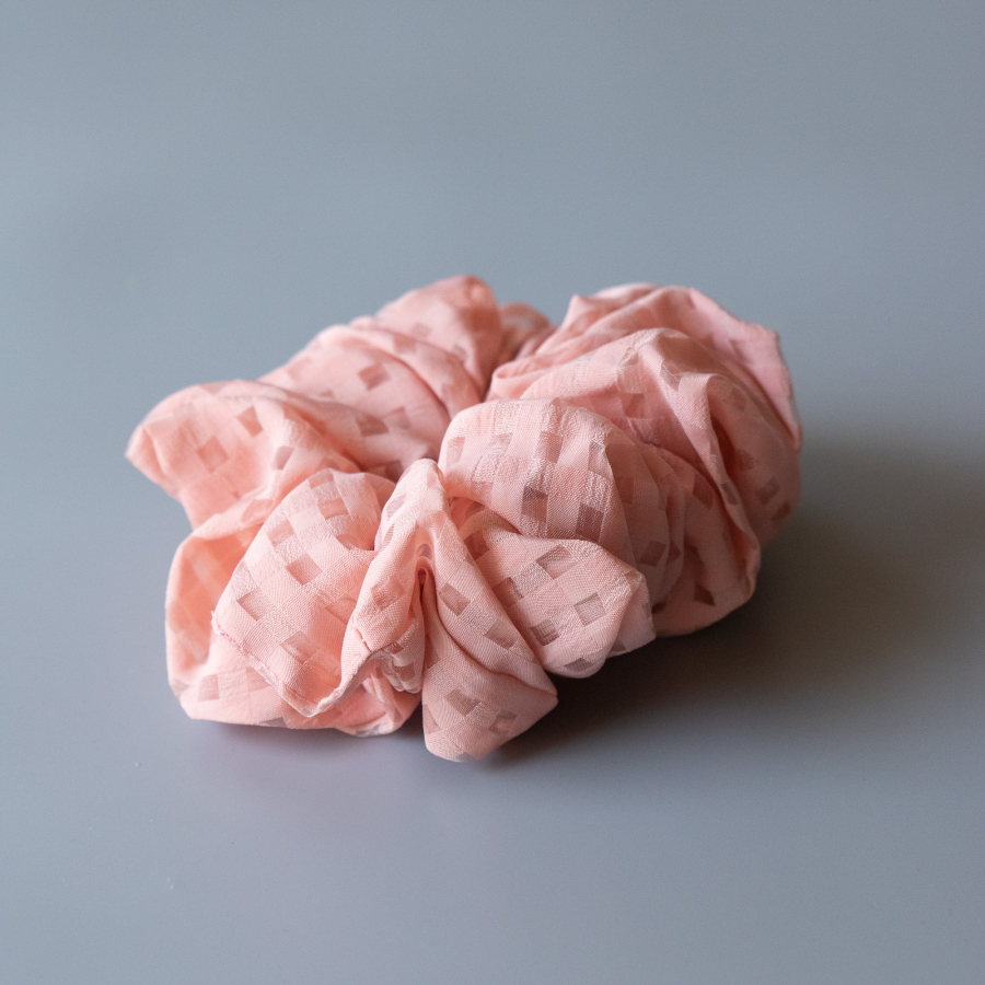 Sofie MEGA Scrunchie i Peach fra le mosch