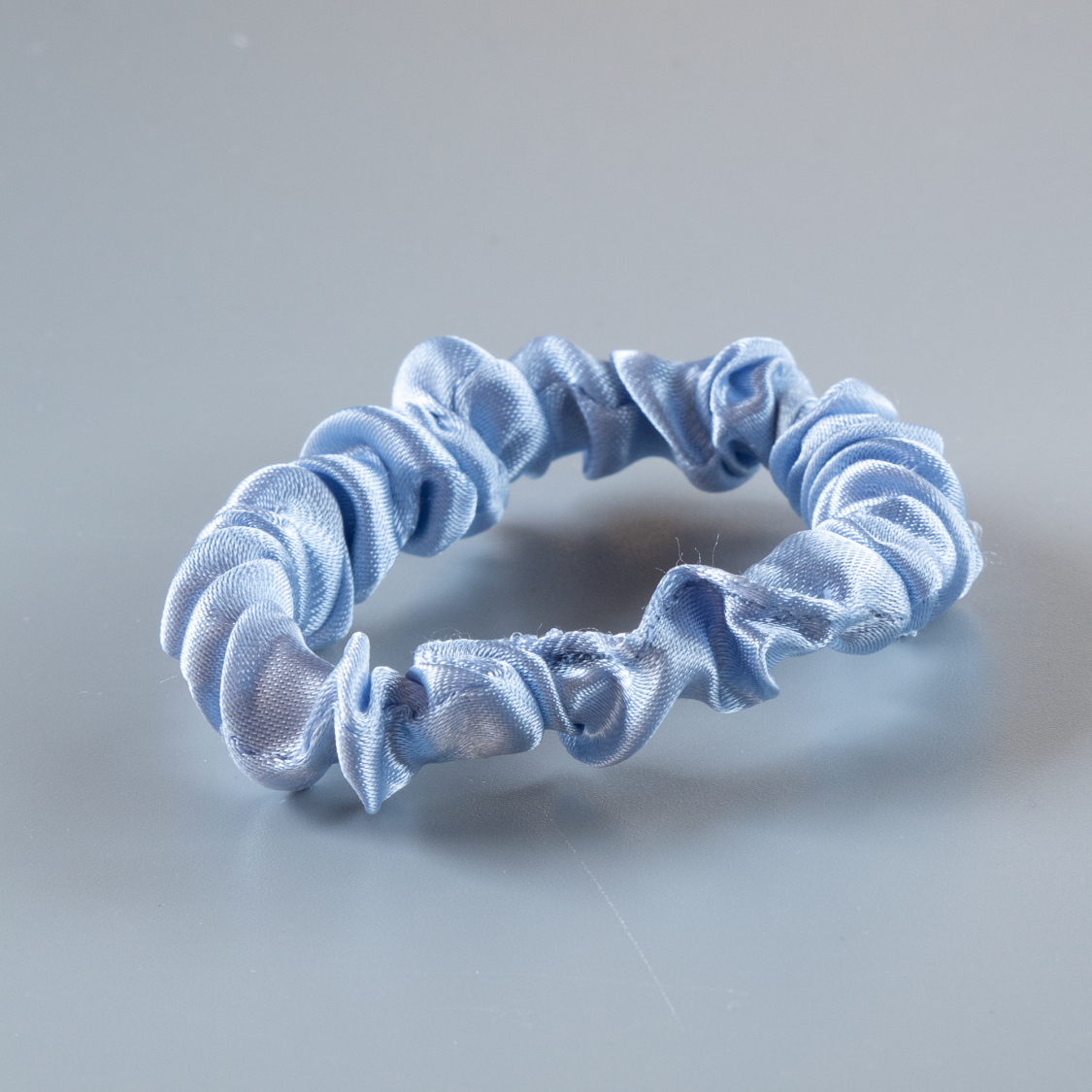 Lula Petit Scrunchie no 224 i Lyseblå fra le mosch