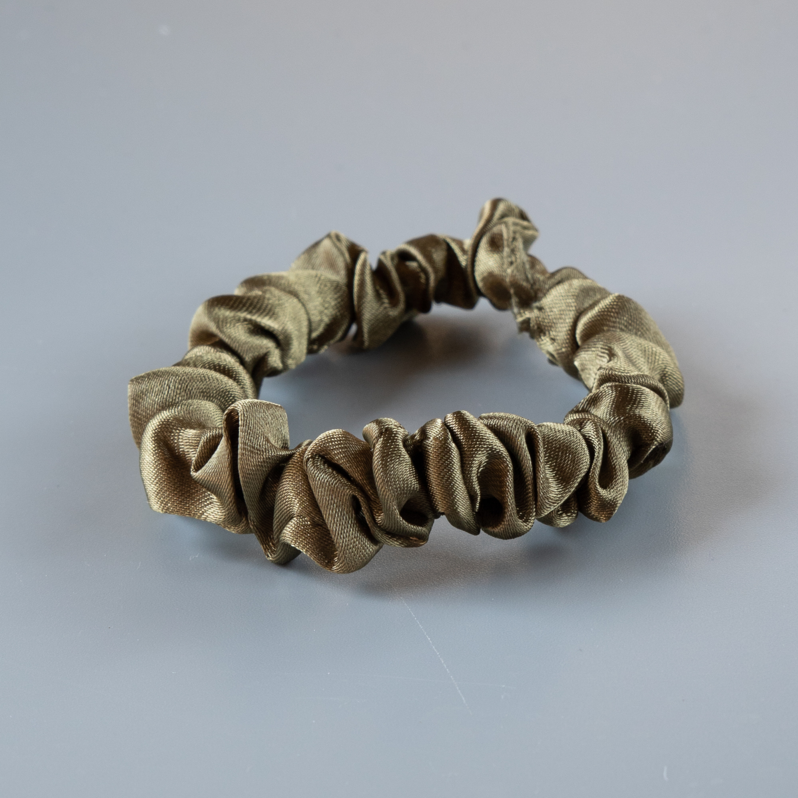Lula Petit Scrunchie no 6 Army Grøn fra le mosch