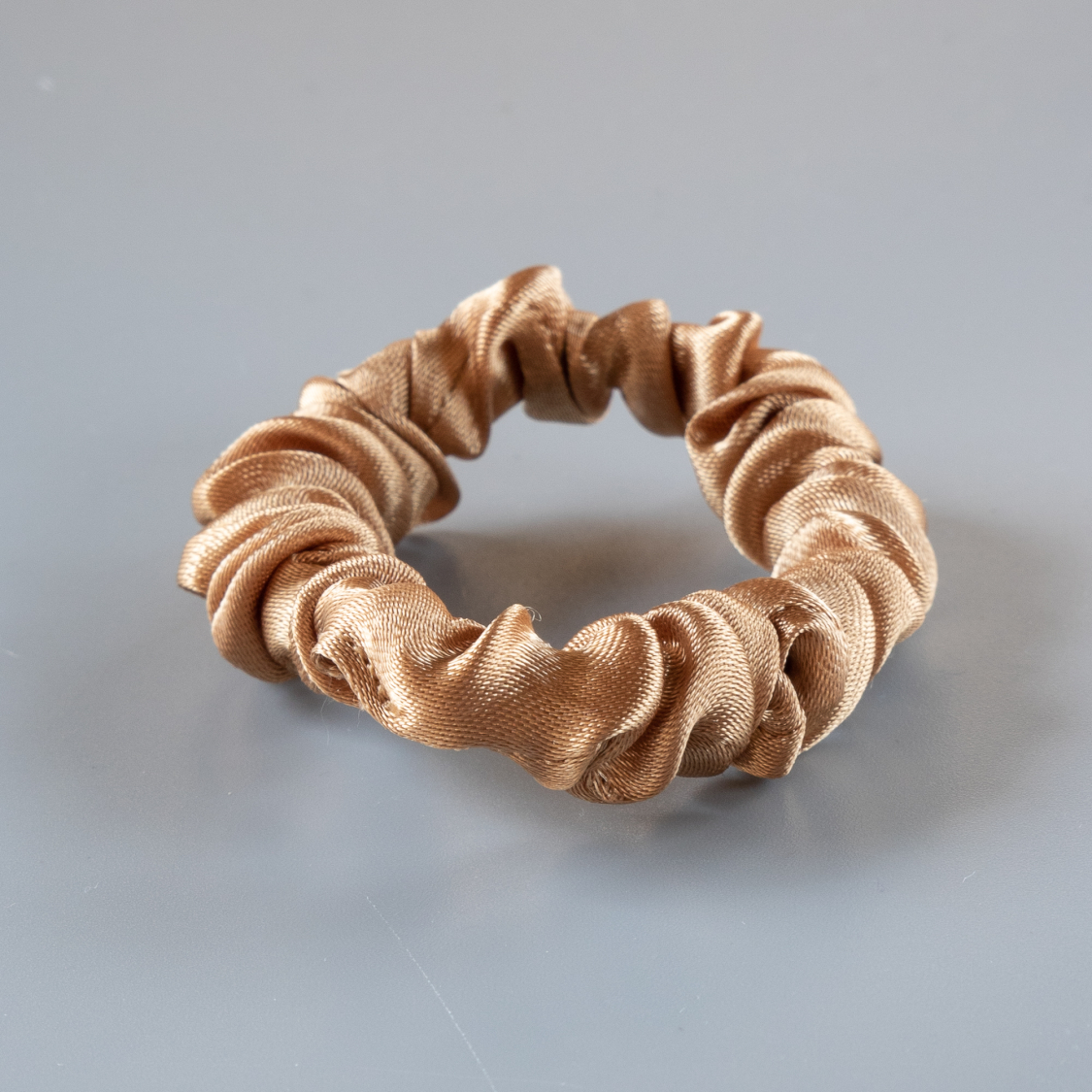 Lula Petit Scrunchie no 42 Karamel fra le mosch