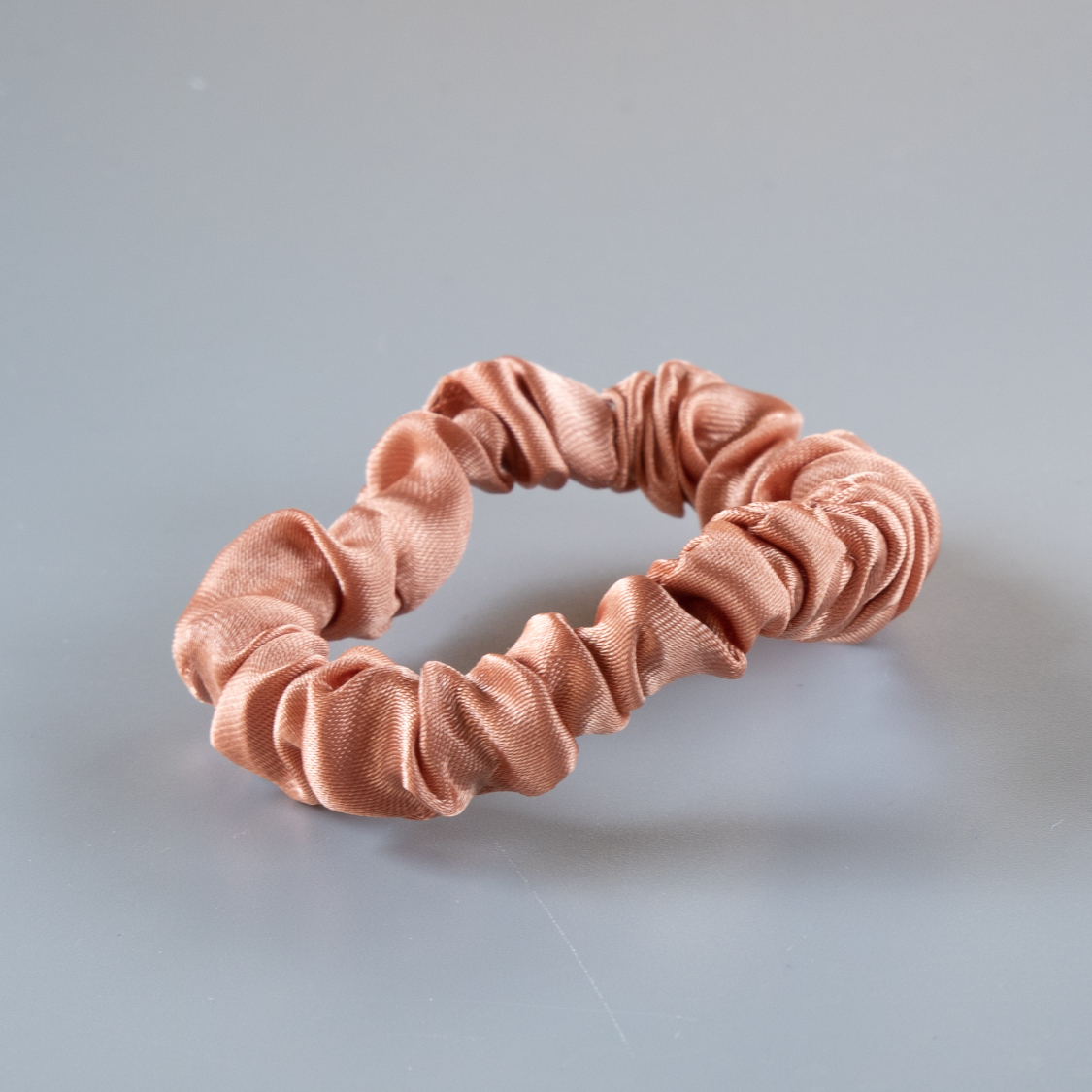 Lula Petit Scrunchie no 27 i Peach fra le mosch