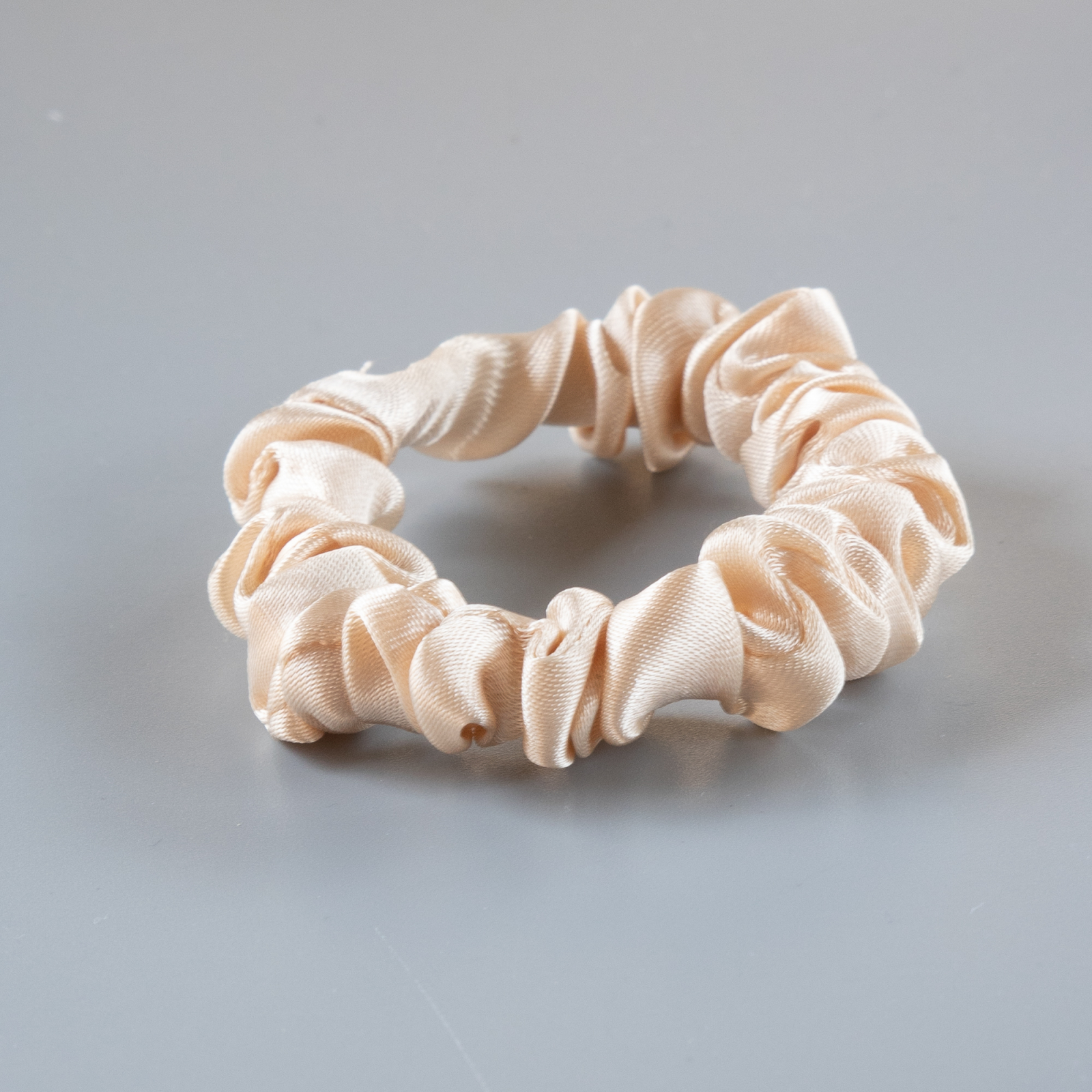 Lula Petit Scrunchie no 204 i Gylden fra le mosch