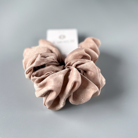Bella MEGA Scrunchie i Nougat fra le mosch