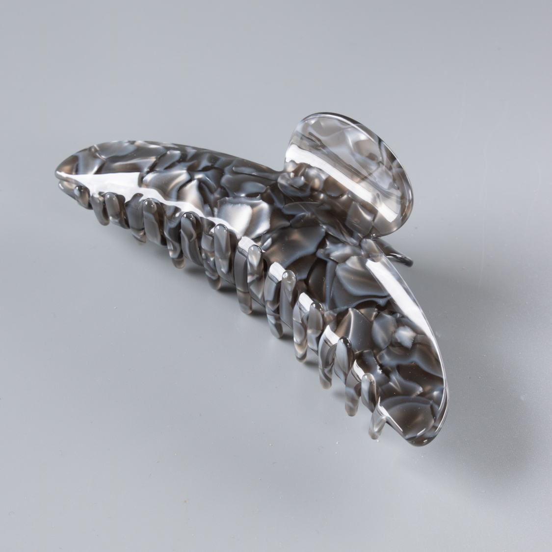 Giga Cloud hårklemme i Pearl Grå fra le mosch