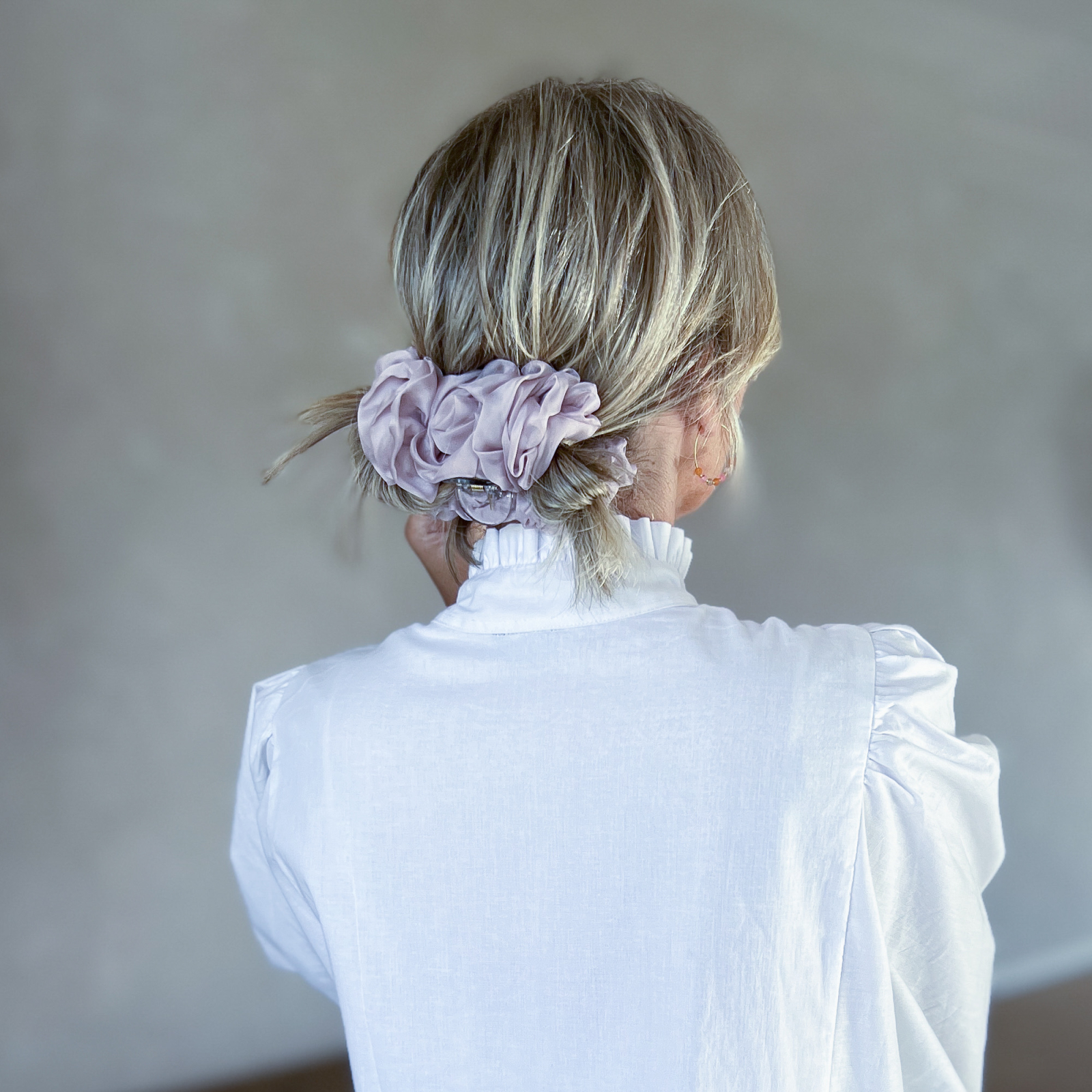 Hårklemme med Rose i Pudder fra le mosch Hårklemme med Rose i Pudder fra le mosch