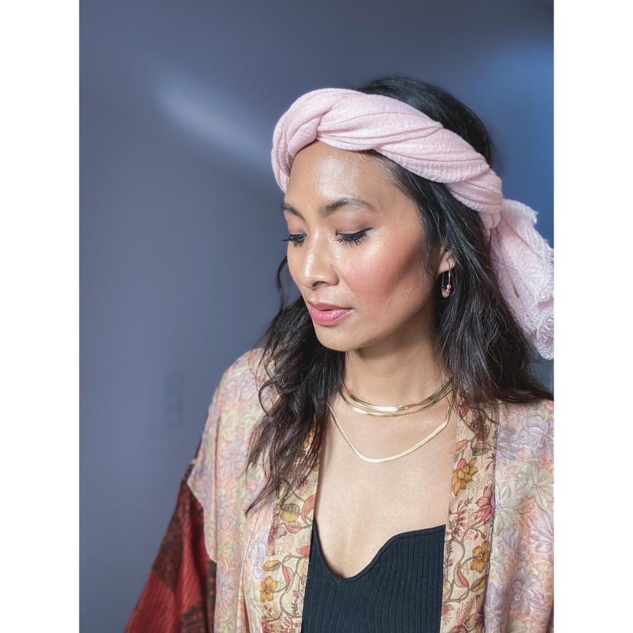 Sully Tørklæde i Lys pudder fra le mosch