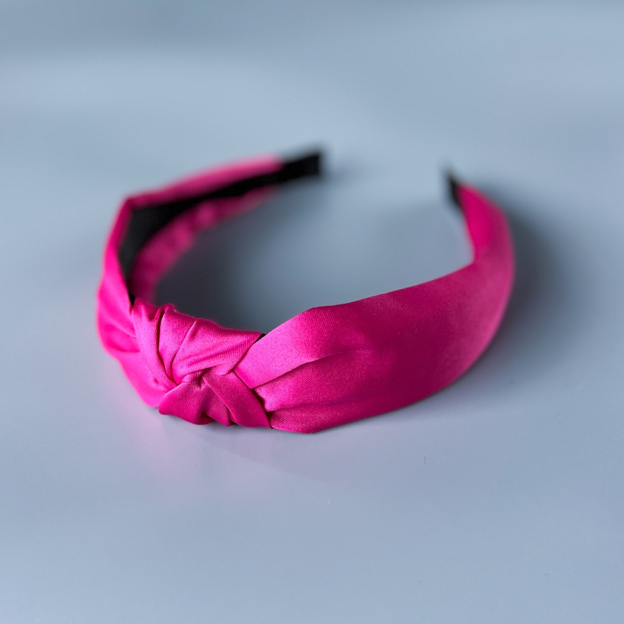 Nadia hårbøjle i Pink Satin fra le mosch