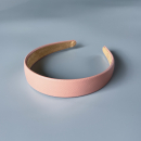 Maj hårbøjle i Rosa - flad hårbøjle med PU fra LE MOSCH Maj hårbøjle i Rosa - flad hårbøjle med PU fra LE MOSCH