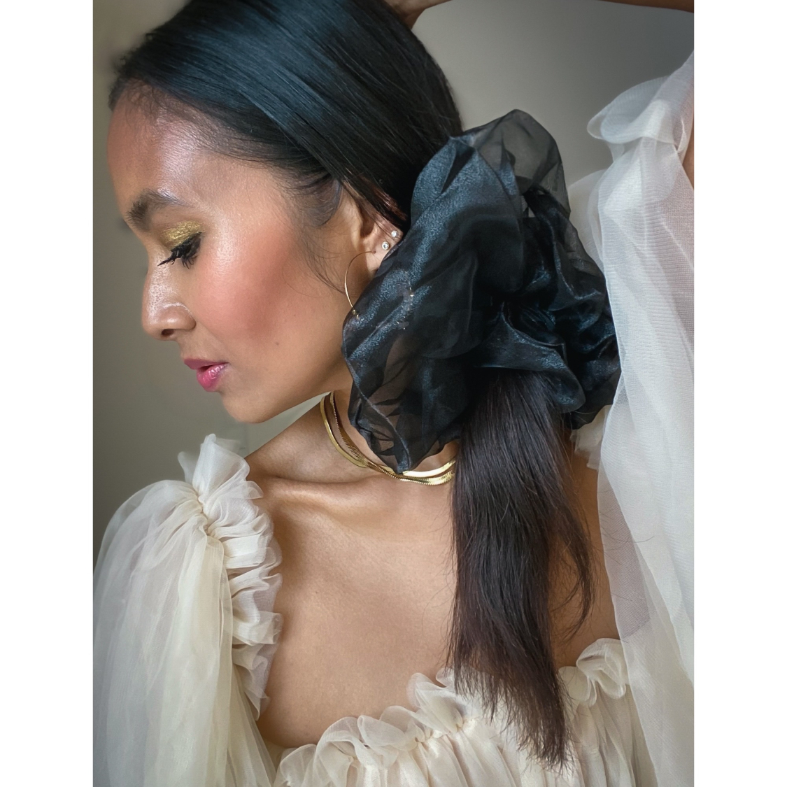 Organza Giga Scrunchie i Sort fra le mosch