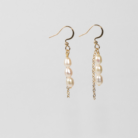 Momi øreringe med ferskvandsperler fra le mosch