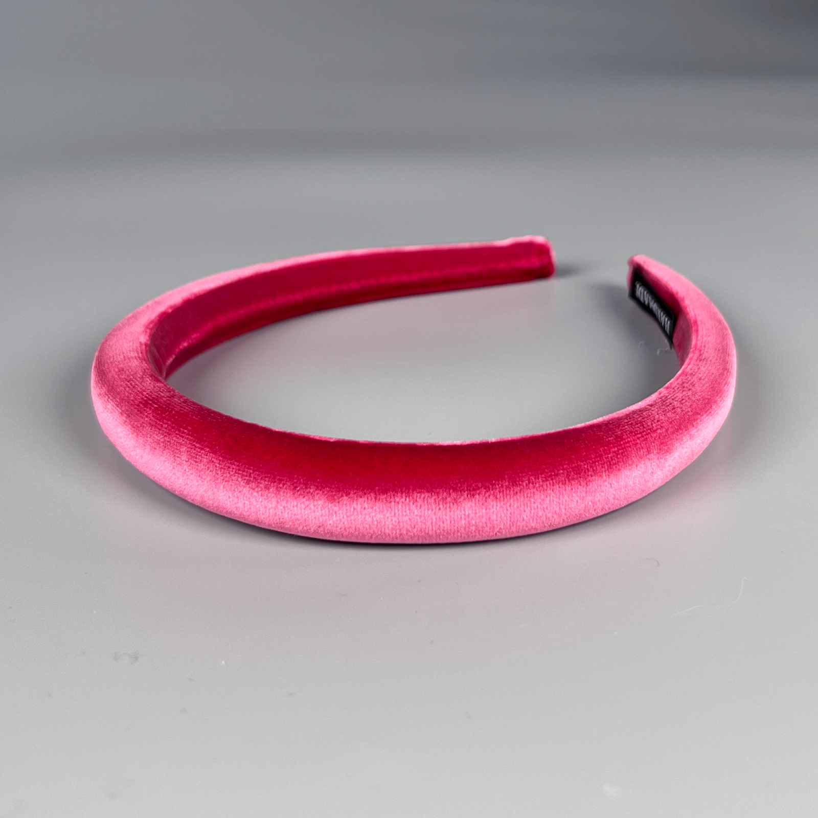 Smilla hårbøjle i pink velour fra le mosch