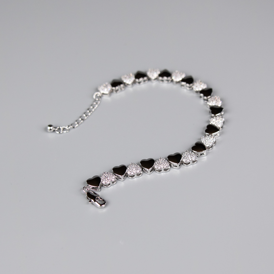 Lys armbånd - forsølvet med hjerter fra le mosch og adhd søstre