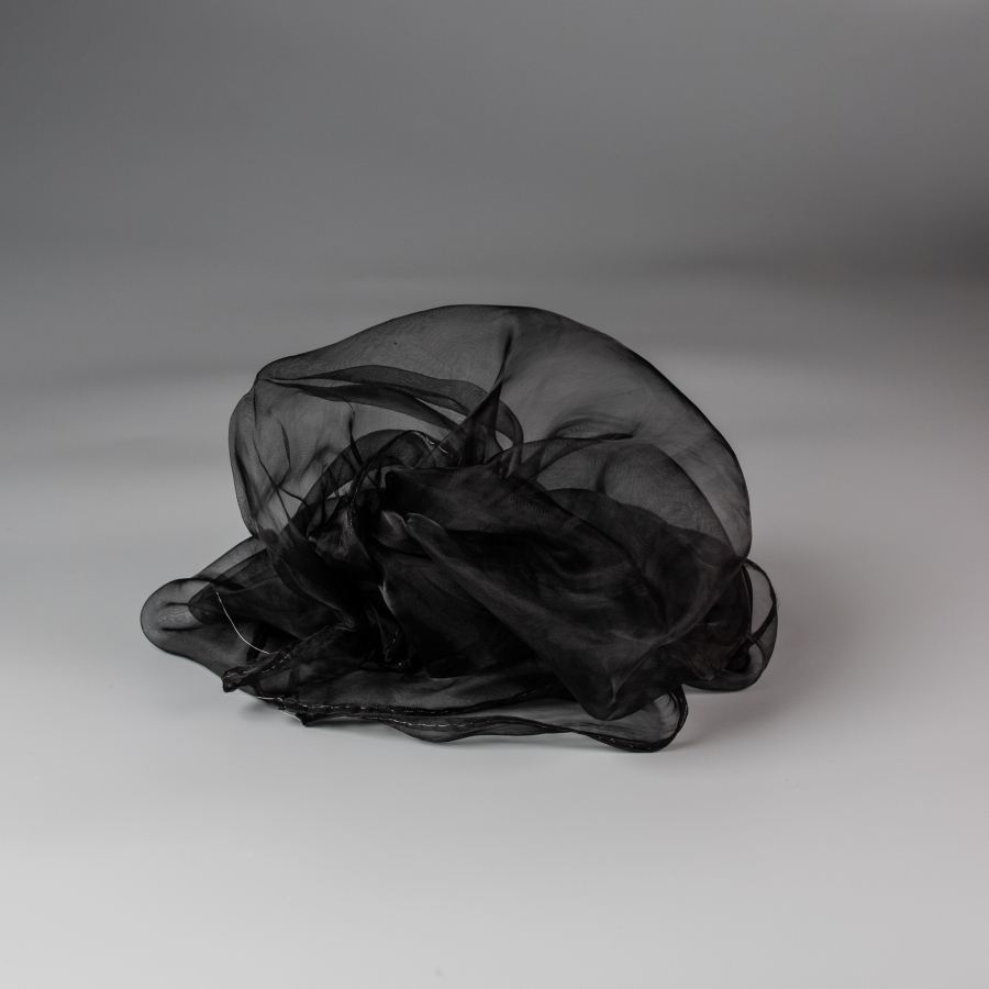 Fleur tørklæde i sort fra le mosch