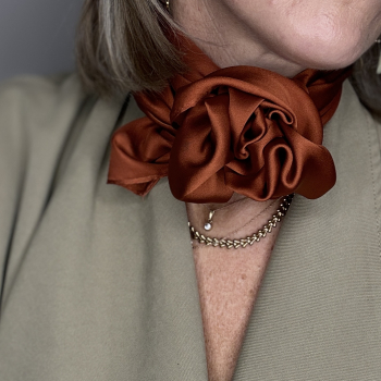 Sonja tørklæde i rust fra le mosch Sonja tørklæde i rust fra le mosch