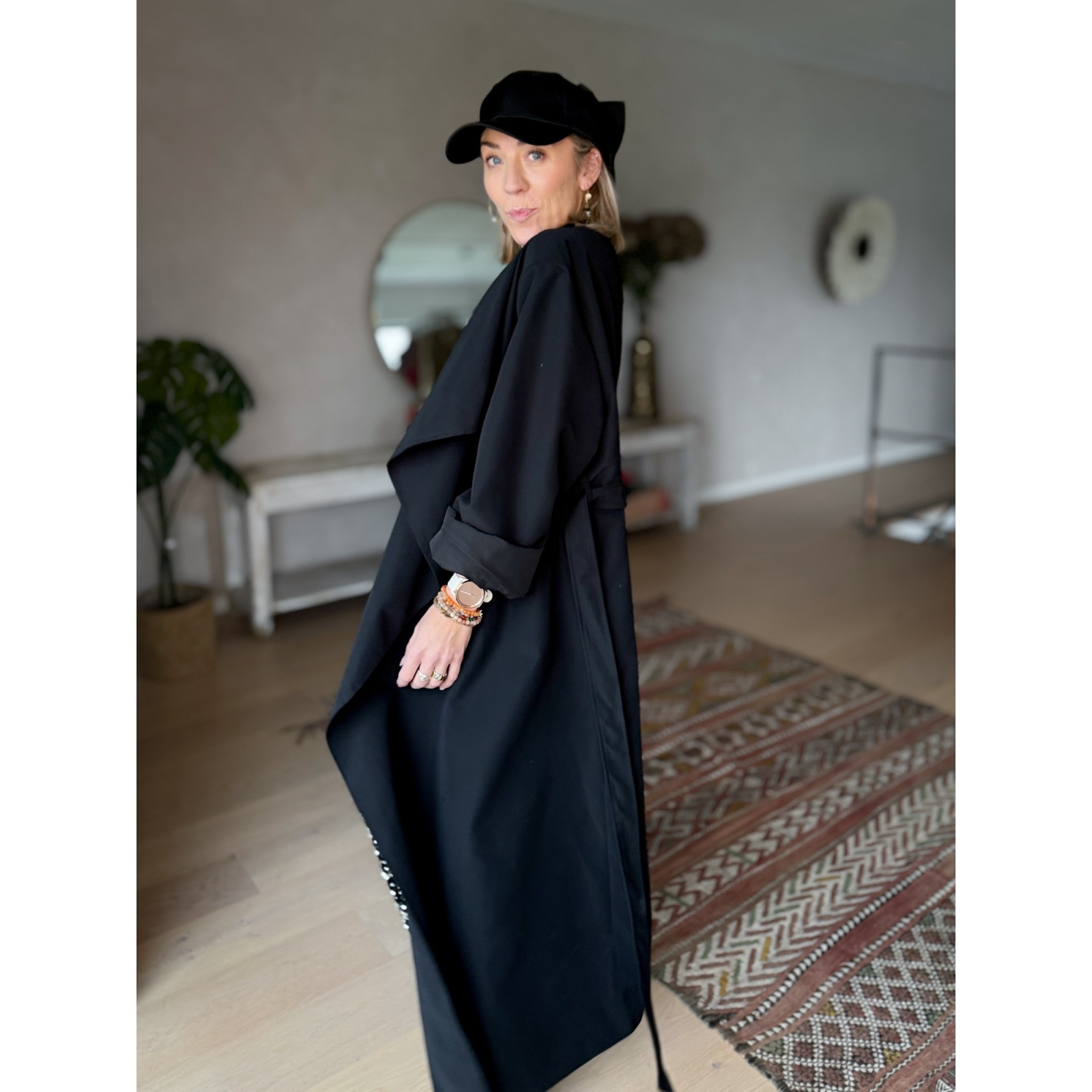 Trine - lang trenchcoat I sort fra le m osch