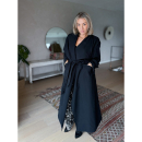 Trine - lang trenchcoat I sort fra le mosch