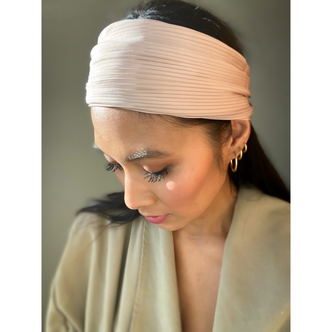 Selma plisseret tørklæde i mud fra le mosch