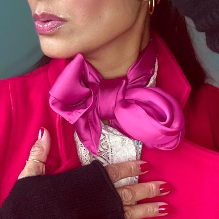 Sonja satin tørklæde i pink fra le mosch