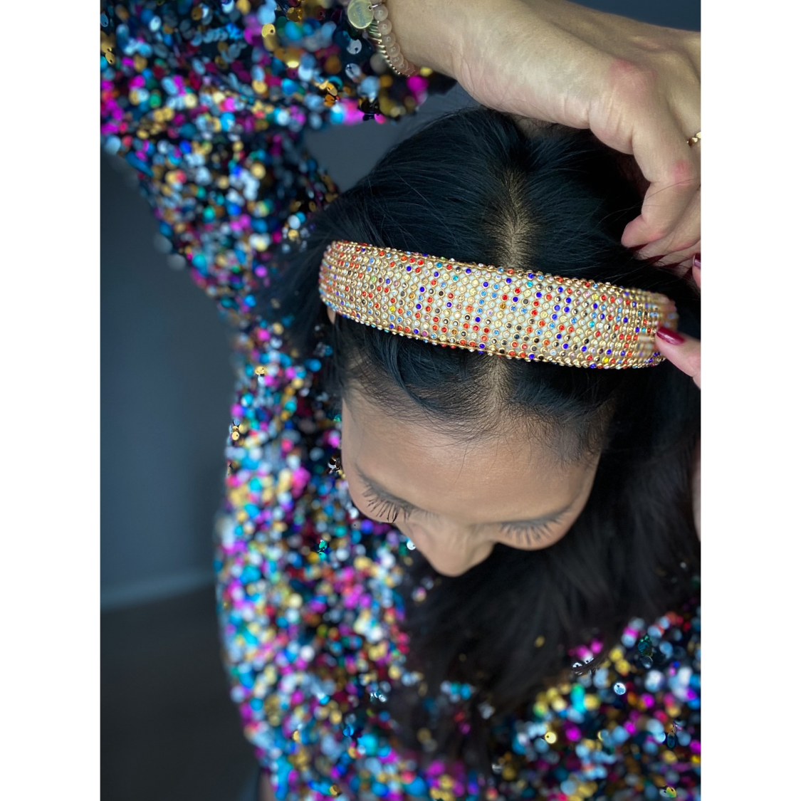 Crystal hårbøjle med similisten i multi fra le mosch