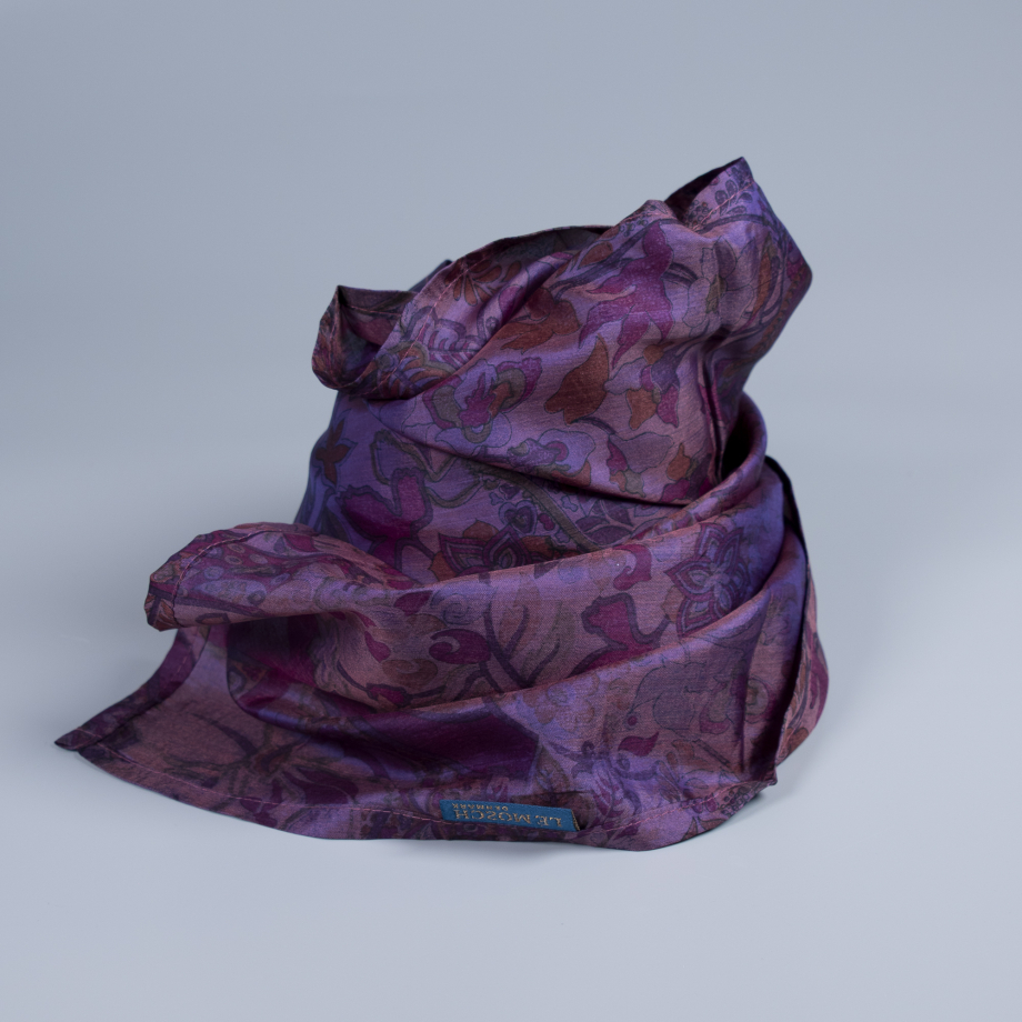 Nitin tørklæde fra LE MOSCH: Et unika vintage tørklæde, med et bæredygtig twist.