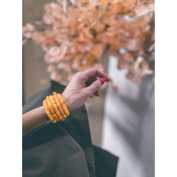 Ete Armbånd 8 mm Shell i Karry fra le mosch Ete Armbånd 8 mm Shell i Karry fra le mosch