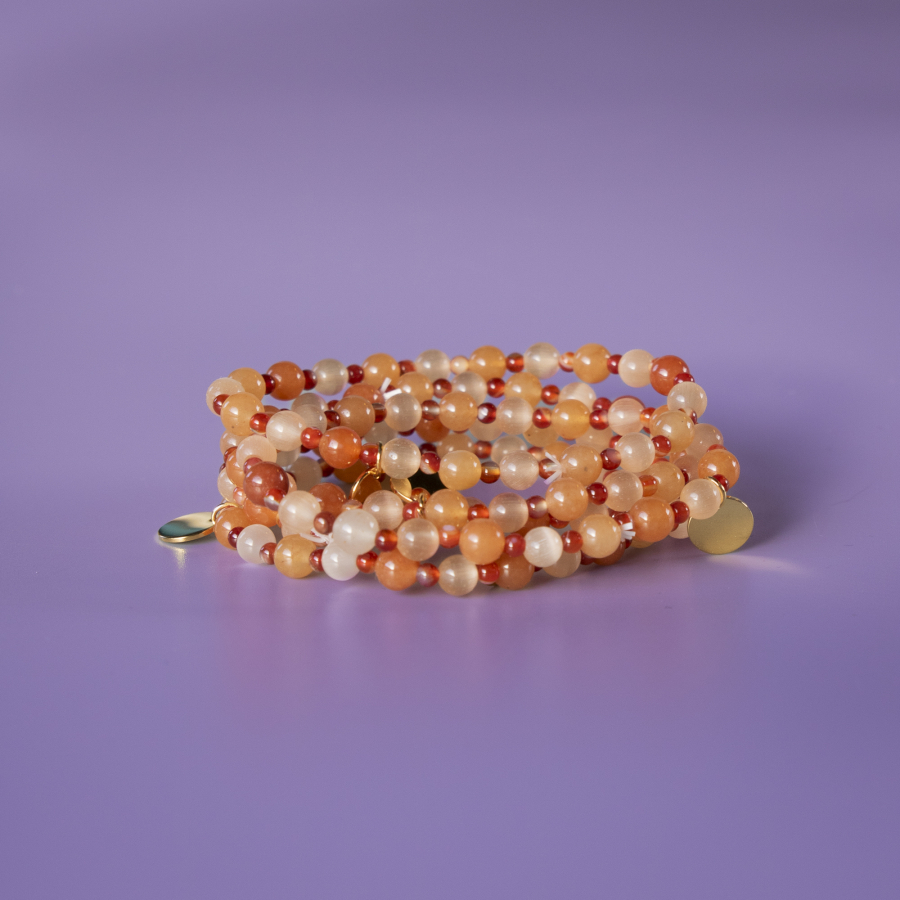Haniel MIX armbånd i RØD er et smukt mix af Rød Karneol, Rød aventurin og Champagne Tigerøje i 6 mm. og 2 mm fra le mosch