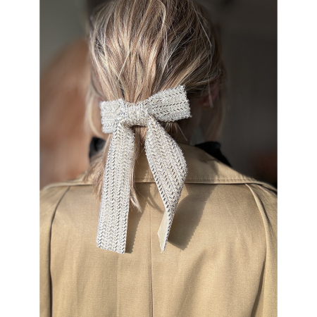 Sandie sløjfe hårspænde med sølvlook perler fra le mosch