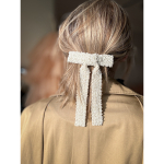 Sascha sløjfe-hårspænde med hvide perler fra le mosch