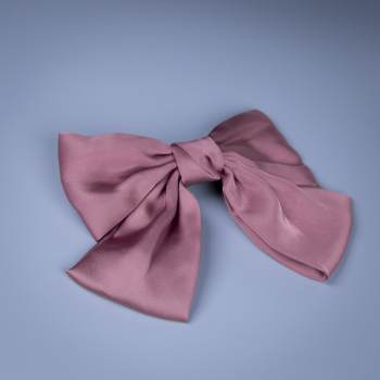 Nicoline sløjfe hårspænde i Pudder fra le mosch