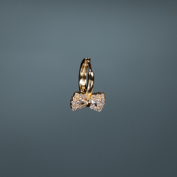 Lux ørering med Sløjfe fra le mosch er en simpel ørering i forgyldt.