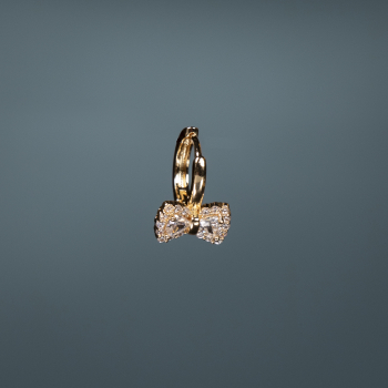 Lux ørering med Sløjfe fra le mosch er en simpel ørering i forgyldt.